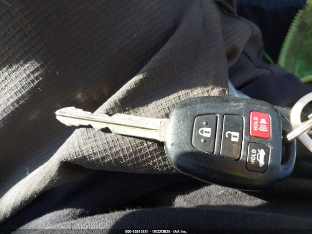 Toyota Camry Se Image 15