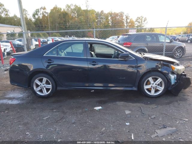 Toyota Camry Se Image 7