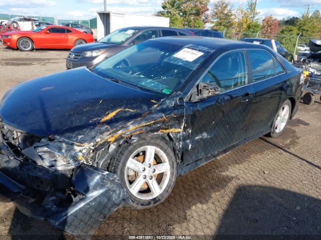 Toyota Camry Se Image 12