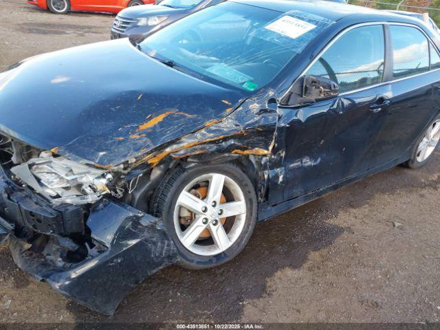 Toyota Camry Se Image 17