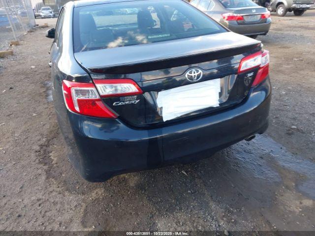 Toyota Camry Se Image 13