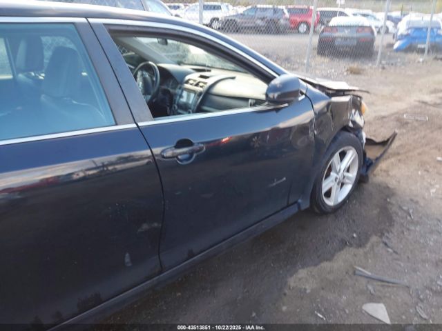 Toyota Camry Se Image 16