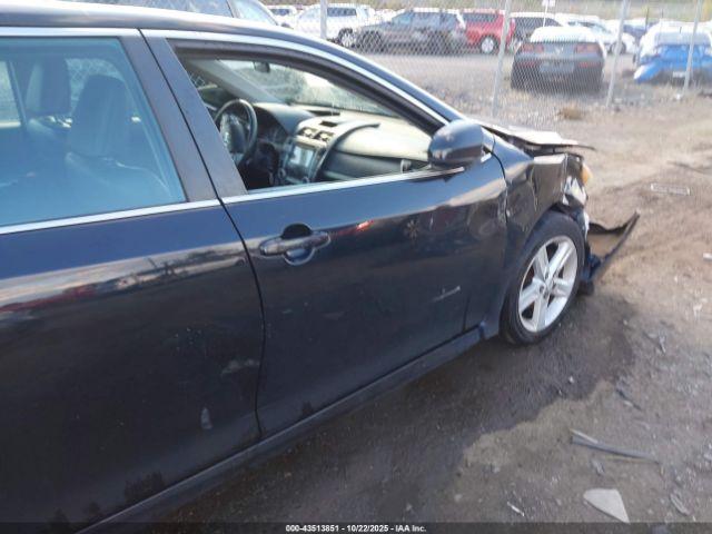 Toyota Camry Se Image 16