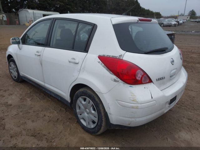 Nissan Versa 1.8s Image 9