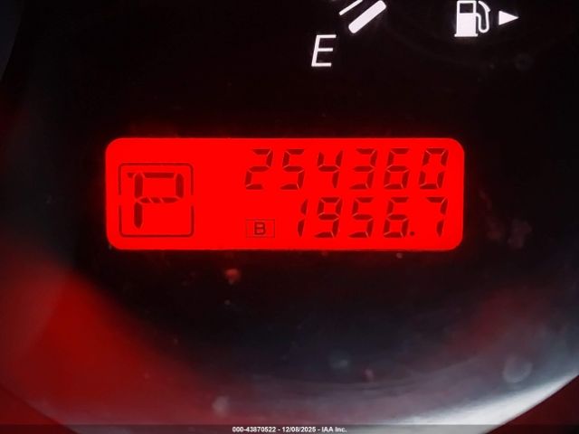 Nissan Versa 1.8s Image 5