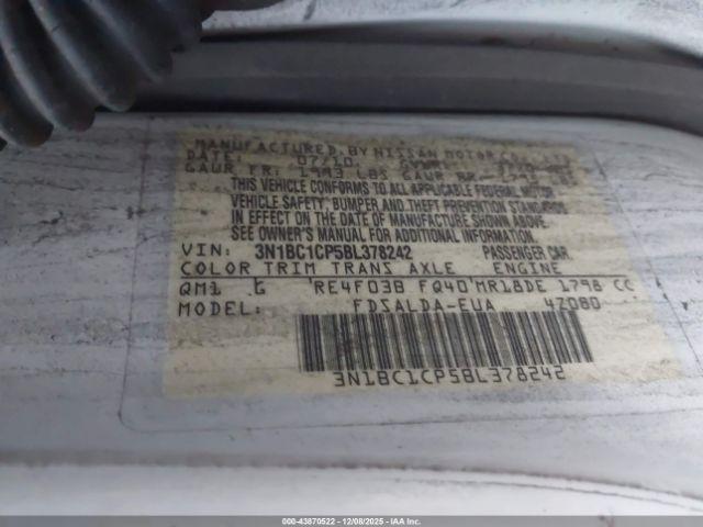 Nissan Versa 1.8s Image 7