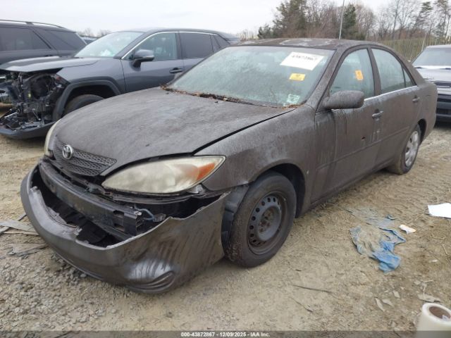 Toyota Camry Le Image 6