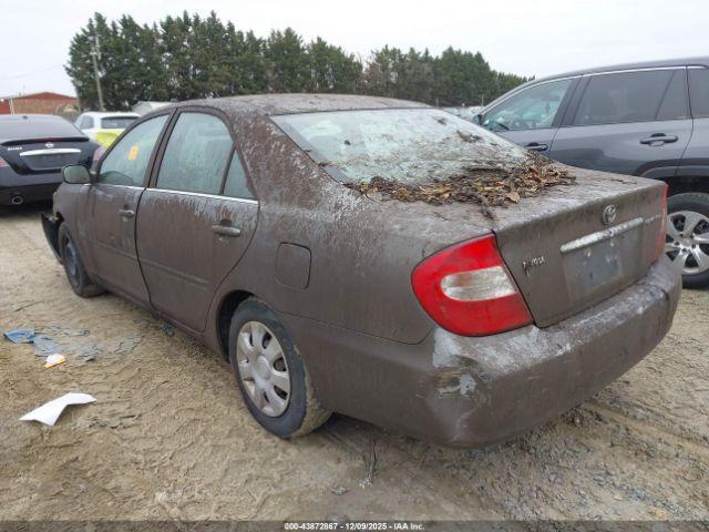 Toyota Camry Le Image 5