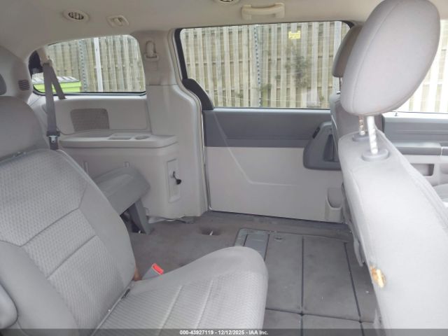 Chrysler Town & Country Lx Image 6