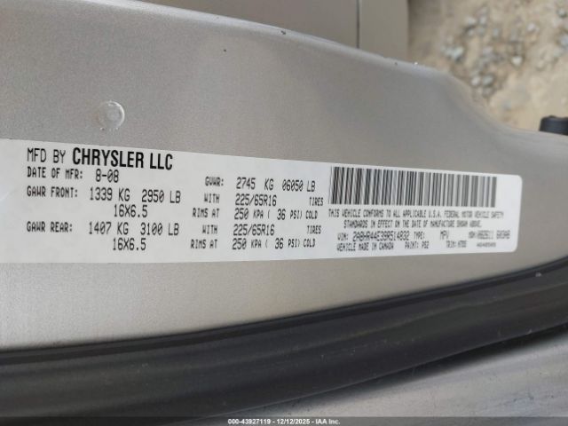 Chrysler Town & Country Lx Image 8