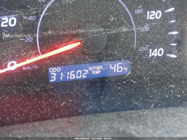 Toyota Camry Le Image 3