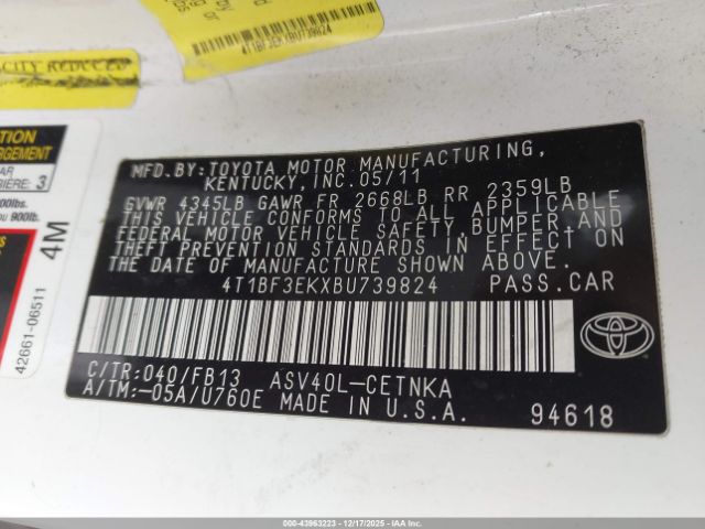 Toyota Camry Le Image 9