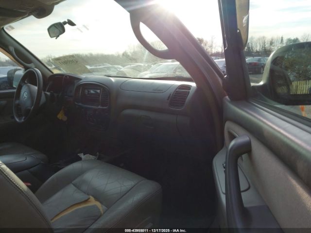 Toyota Sequoia Sr5 V8 Image 4