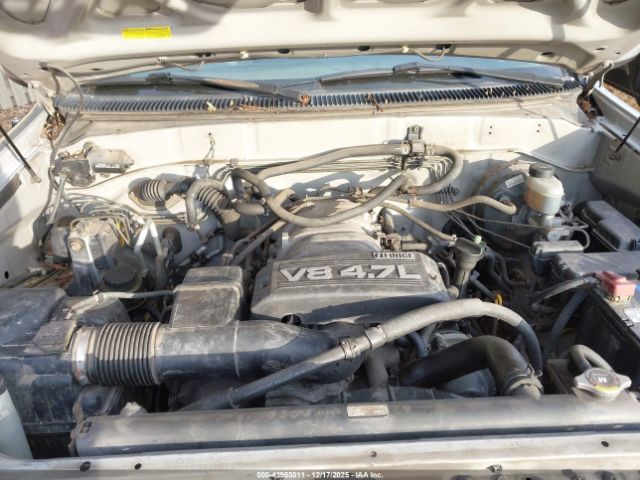 Toyota Sequoia Sr5 V8 Image 2