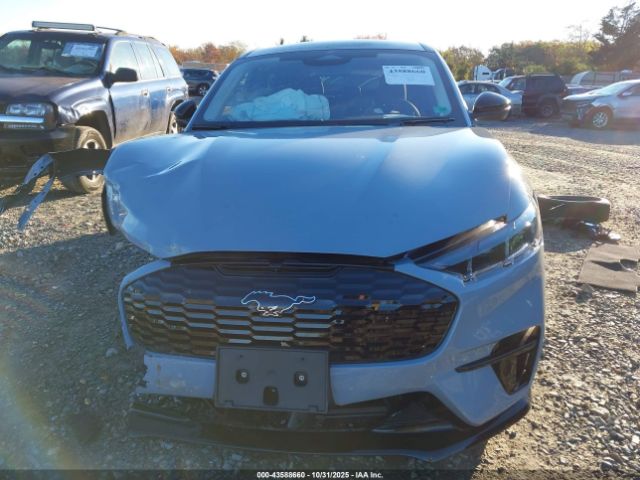 Ford Mustang Premium Image 6