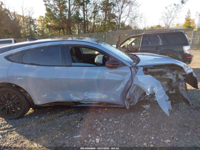 Ford Mustang Premium Image 15