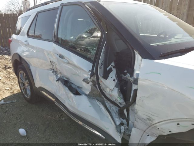 Ford Explorer Xlt Image 2