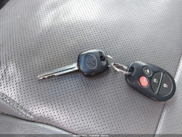 Toyota Sequoia Platinum 5.7l V8 Image 16