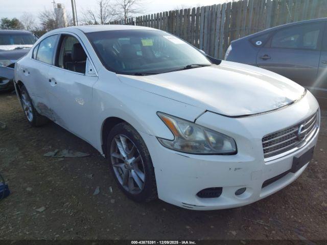  Salvage Nissan Maxima