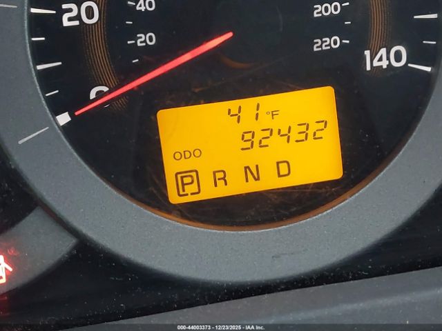 Toyota RAV4 Image 16