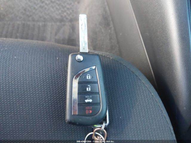 Toyota Corolla Hybrid Le Image 12