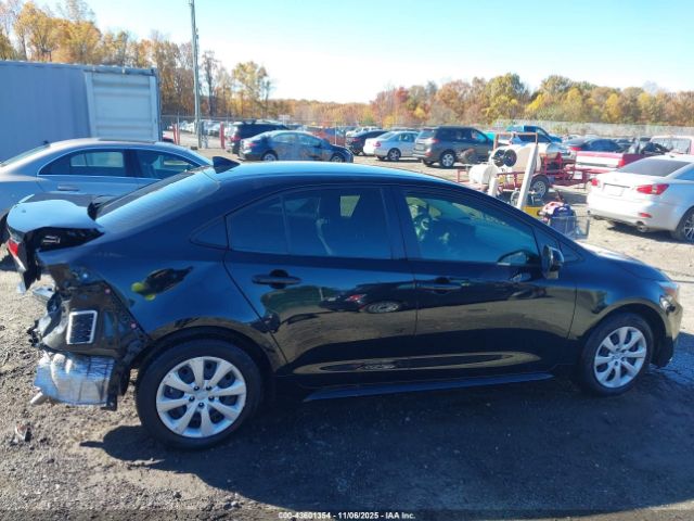 Toyota Corolla Hybrid Le Image 15