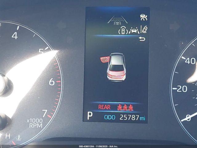 Toyota Corolla Hybrid Le Image 17