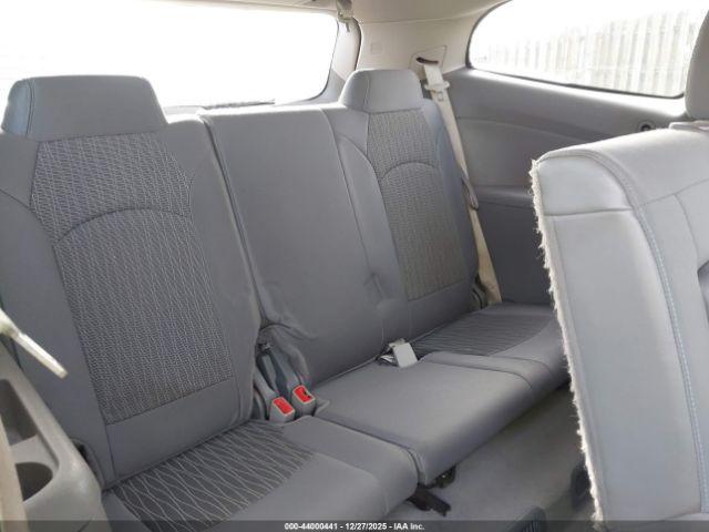 Chevrolet Traverse Ls Image 11