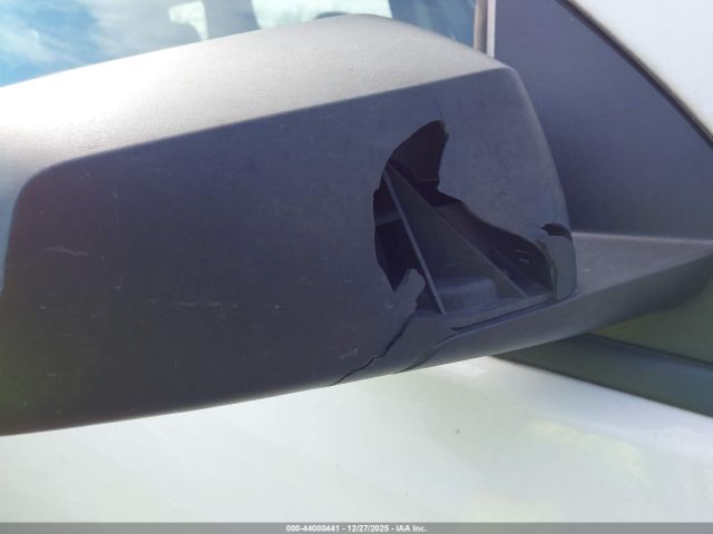 Chevrolet Traverse Ls Image 12