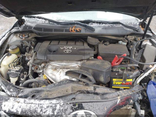 Toyota Camry Le Image 10