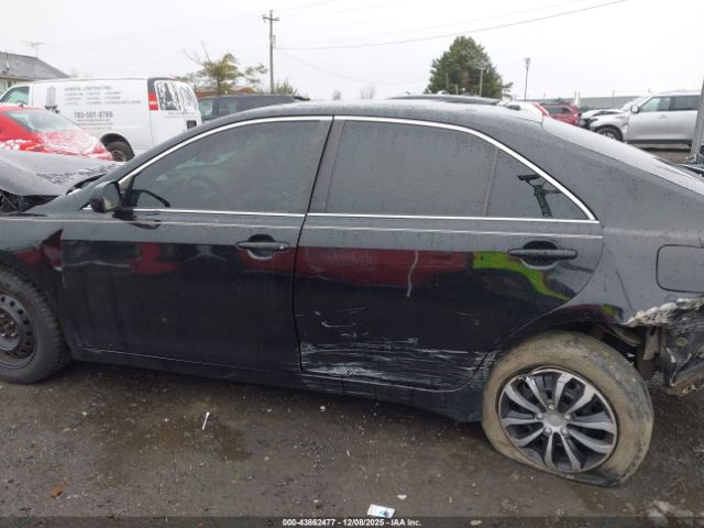 Toyota Camry Le Image 14