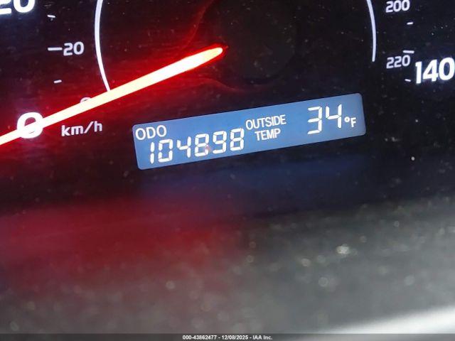 Toyota Camry Le Image 15