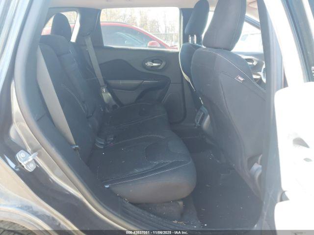 Jeep Cherokee Latitude Image 8