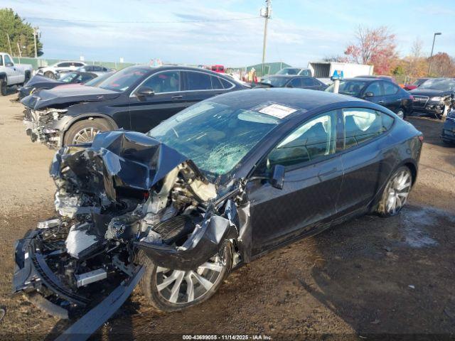 Tesla Model 3 Long Range Dual Motor All-wheel Drive Image 3