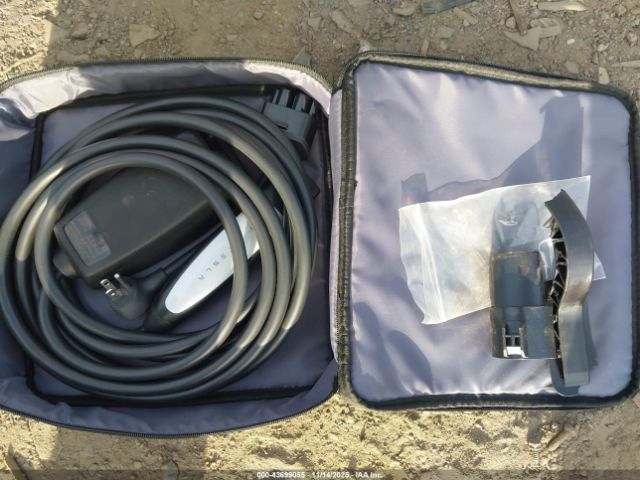 Tesla Model 3 Long Range Dual Motor All-wheel Drive Image 8