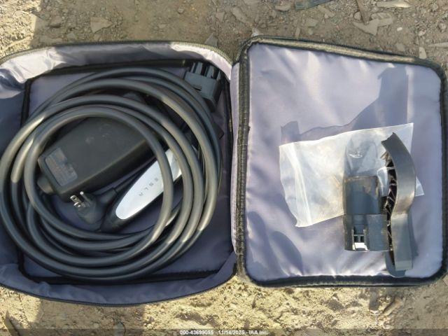 Tesla Model 3 Long Range Dual Motor All-wheel Drive Image 8