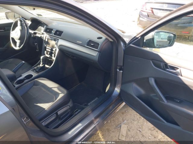 Volkswagen Passat 1.8t Se Image 2