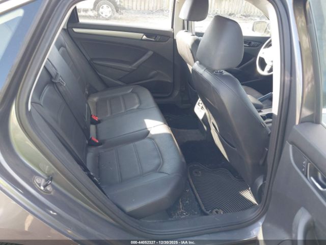 Volkswagen Passat 1.8t Se Image 10