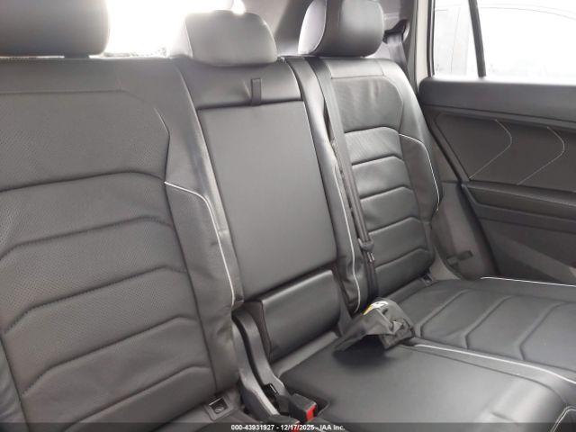 Volkswagen Tiguan 2.0t Sel R-line Image 16