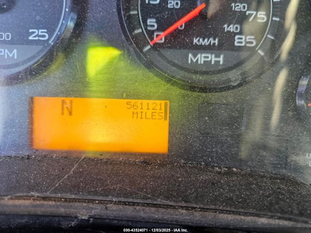 International Prostar+ Image 8