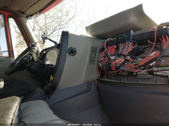 International Prostar+ Image 11