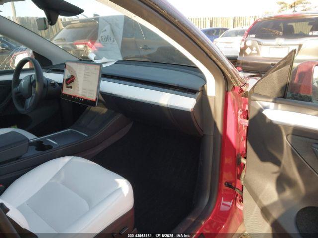 Tesla Model Y Image 12