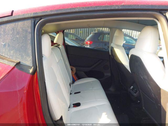 Tesla Model Y Image 13