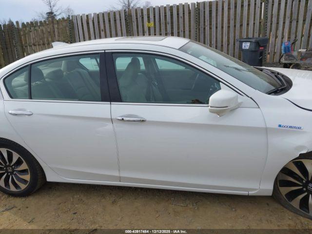 Honda Accord Touring Image 2