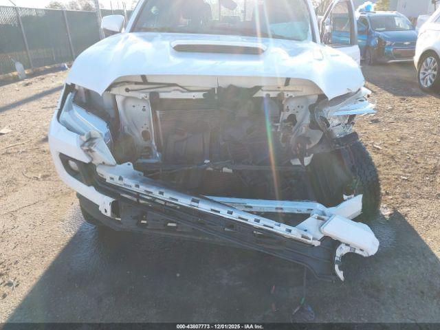 Toyota Tacoma Trd Sport Image 17