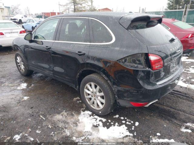 Porsche Cayenne Image 13