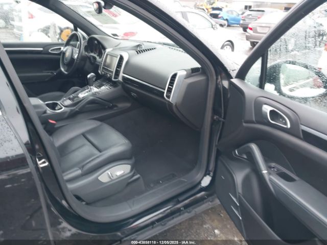 Porsche Cayenne Image 17
