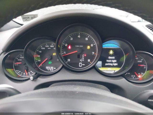 Porsche Cayenne Image 9