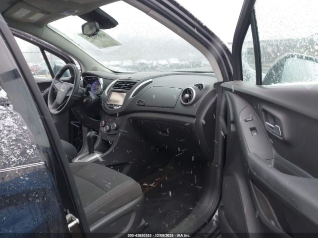 Chevrolet Trax 1ls Image 10