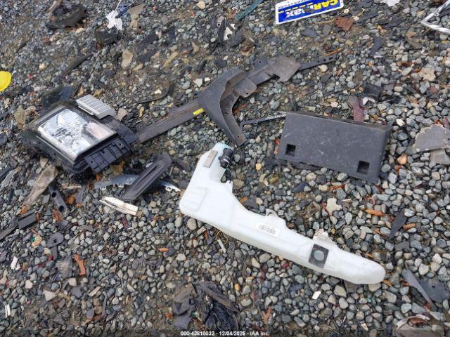 Nissan Frontier Sv 4x4 Image 14